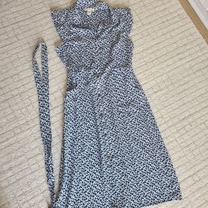 Navy floral Classic midi dress. Medium